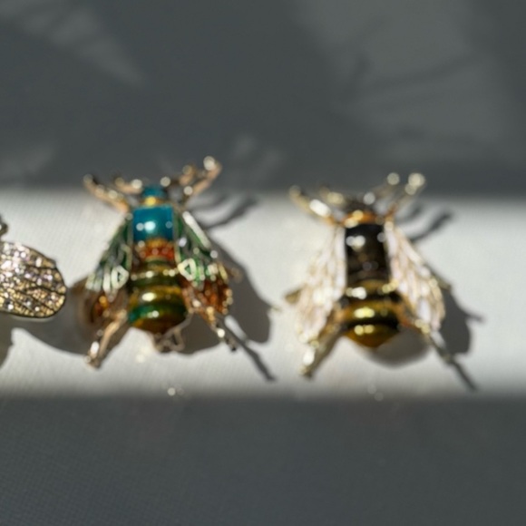 2PCS Colorful Bumblebee Enamel Brooch Pin Set - Picture 9 of 13